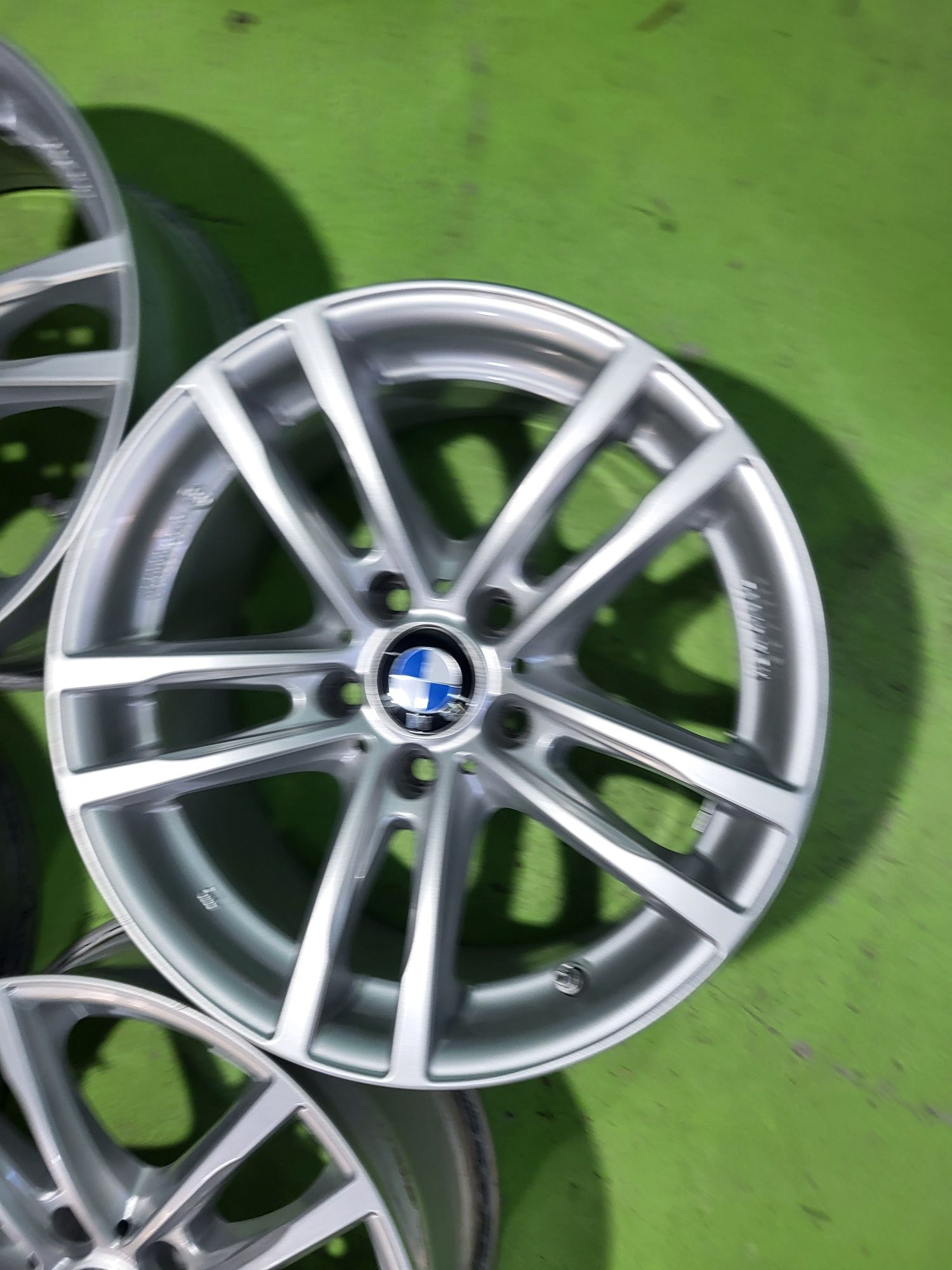 17 5x120 Bmw F30 F31 E90 E91 лети джанти 5х120
