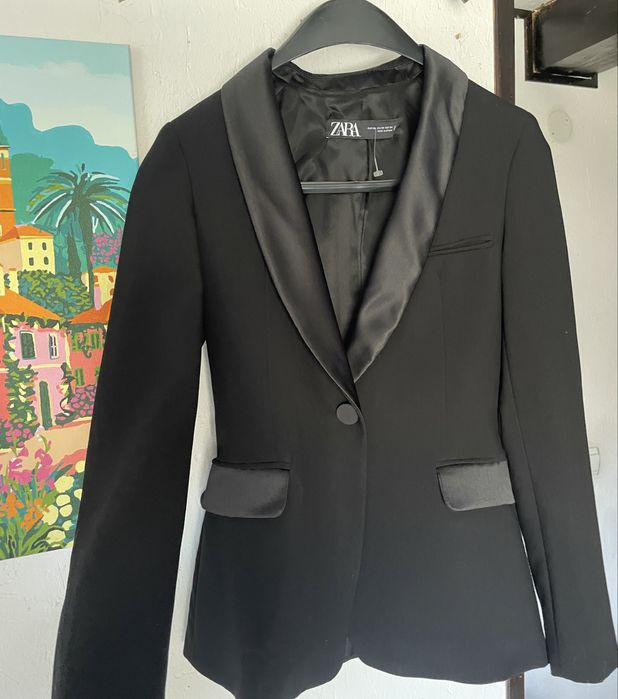 Costum zara negru cambrat cu detalii de satin
