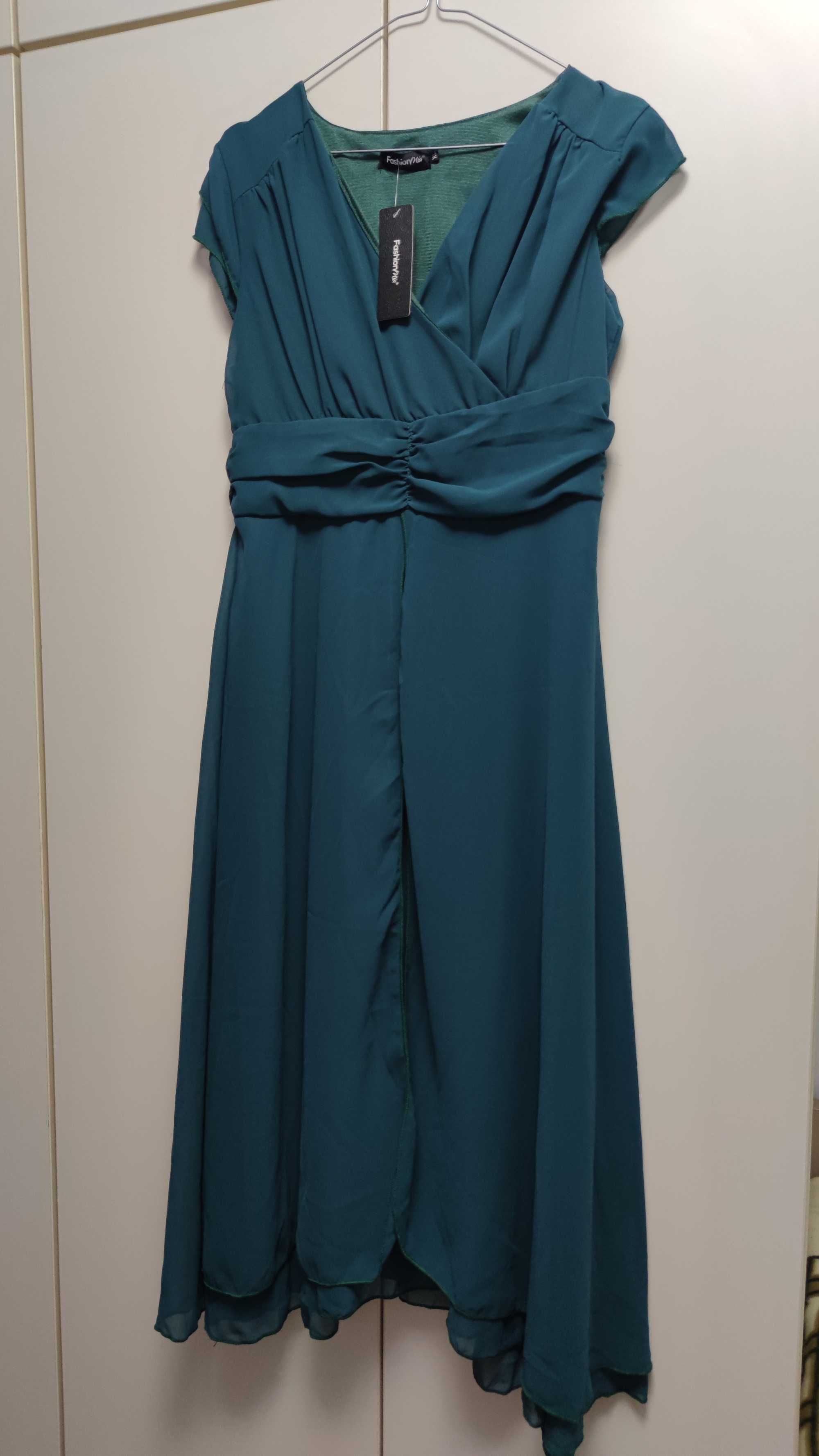 Rochie verde, noua cu eticheta