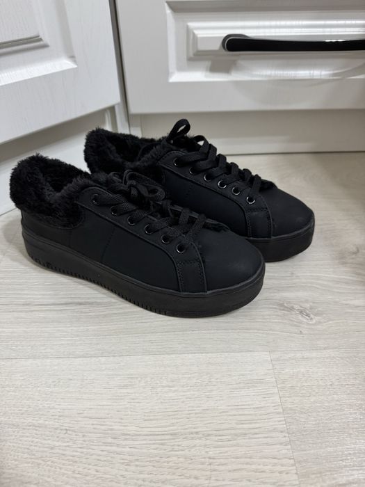 Зимняя женская обувь