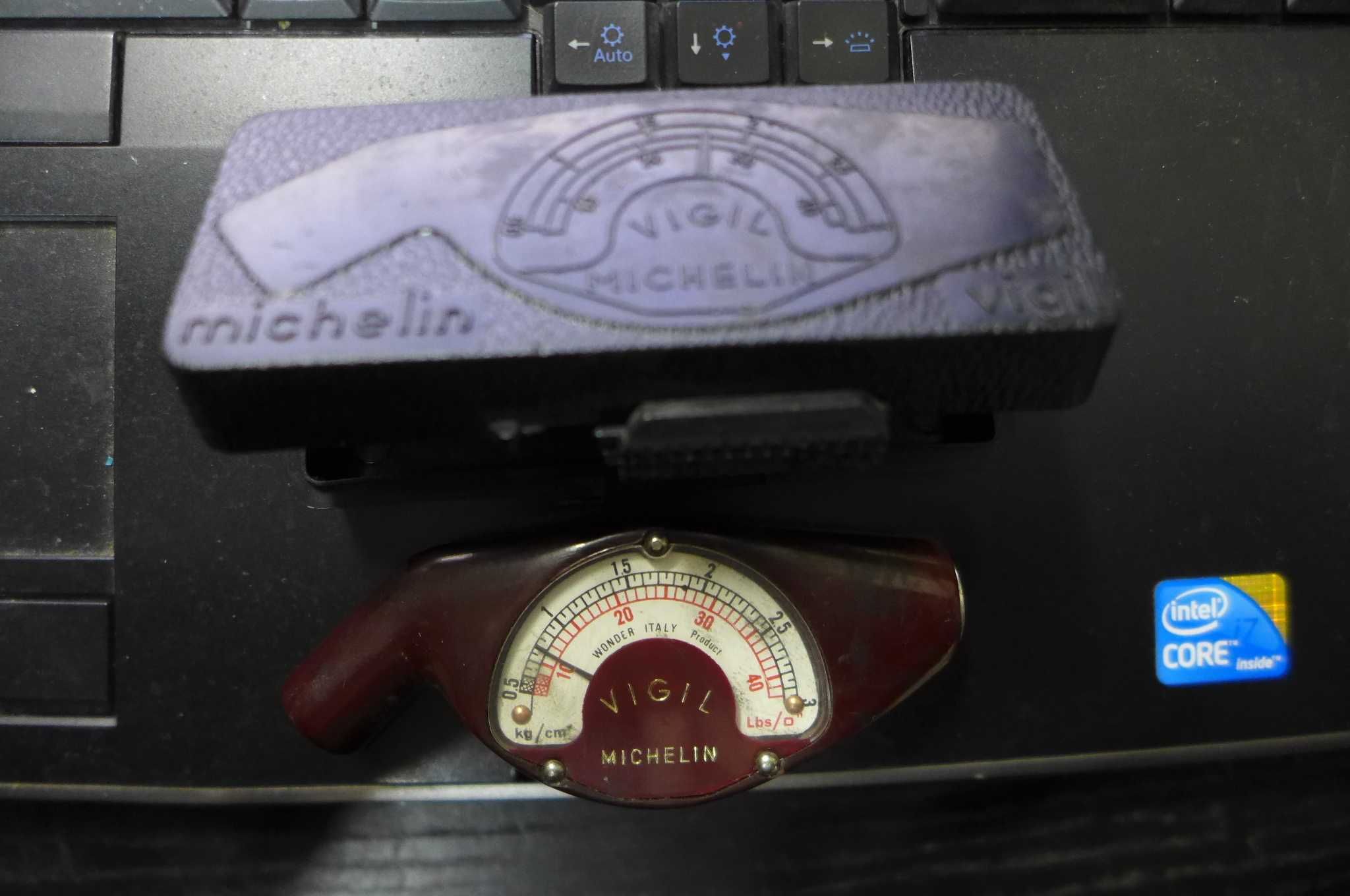 Michelin VIGIL Presiune Pneuri Cauciucuri Roti Bachelita Vintage
