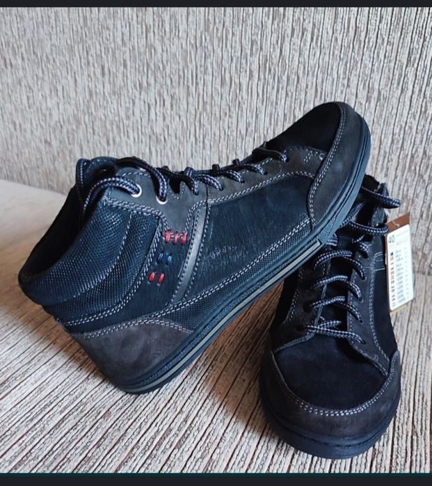 Semighete din piele noi nr 40(26 cm)