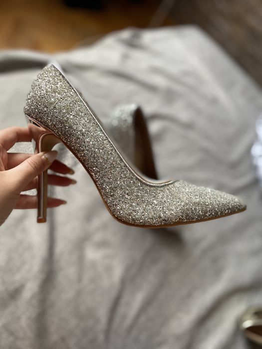 Pantofi stiletto
