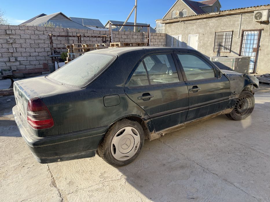 Мерседес c-class 180