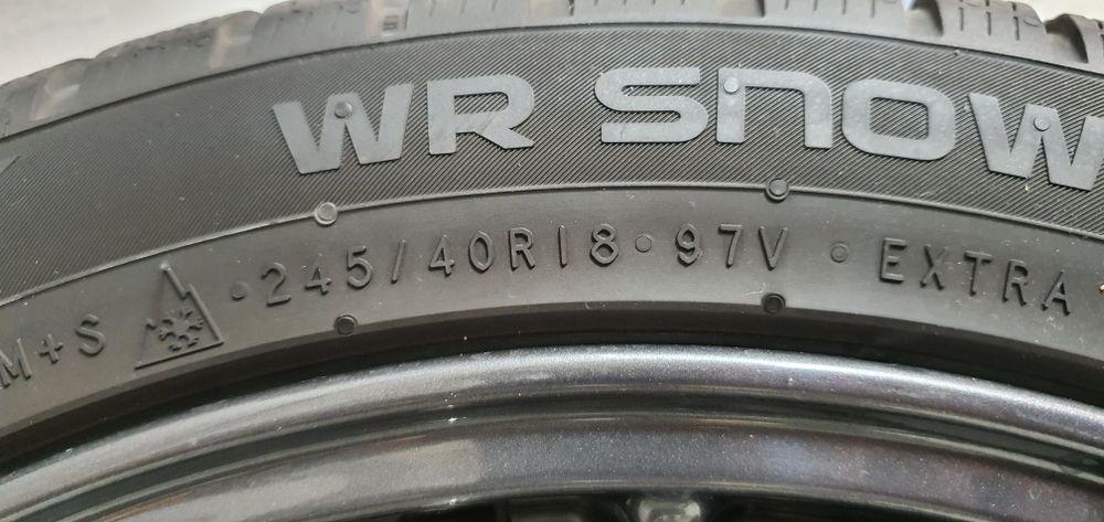 4 бр зимни гуми Nokian Snowproof P 245/40/R18 XL 97V