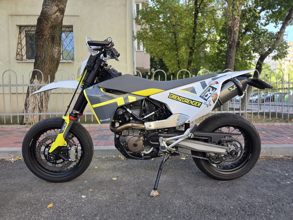 Husqvarna 701 Supermoto 2022