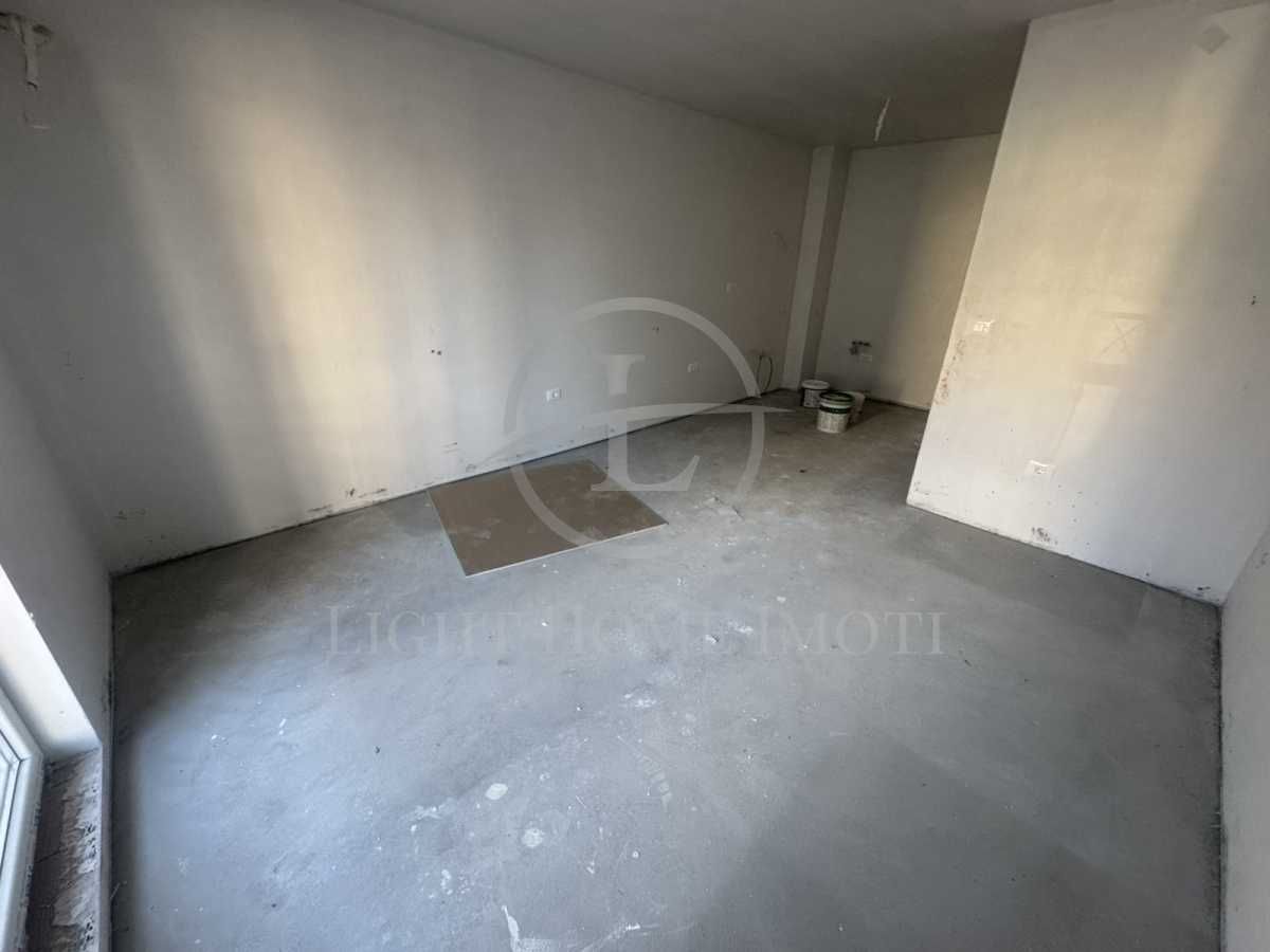 Продава се Двустаен апартамент в Пловдив, Център - 72 кв.м за 2562 €/кв.м - Снимка #2