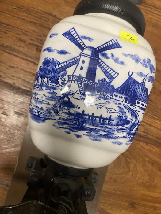 Холандска порцеланова мелничка за кафе кафемелачка делфт delft