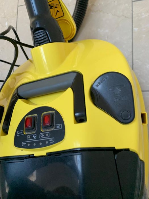 Aspirator curatator cu aburi -karcher