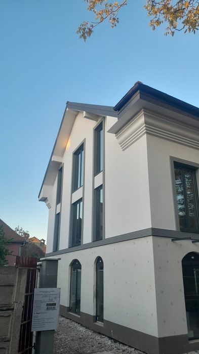 Apartamente noi in zona centrala (centru istoric / parc)