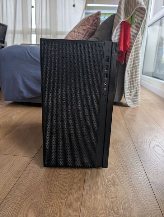 Компактен мощен компютър