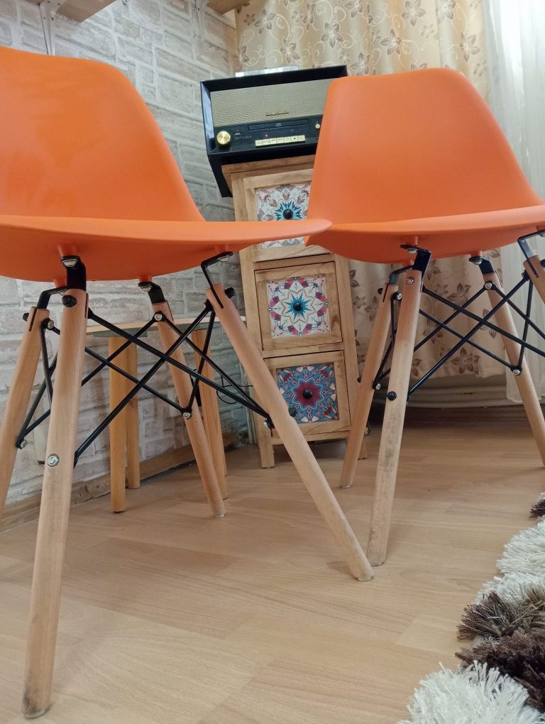 Vând set de 2 scaune