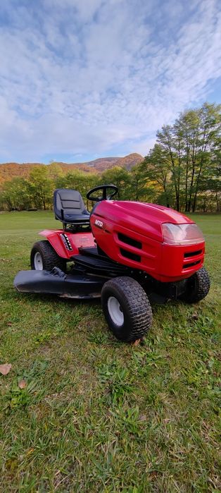 Tractoraș gazon / iarbă MTD