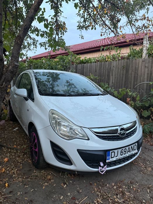 Opel corsa coupe 2012