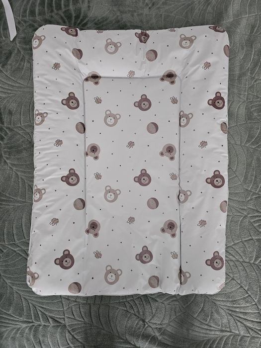 Бебешко Гнездо Мечо и повивалник на мечета