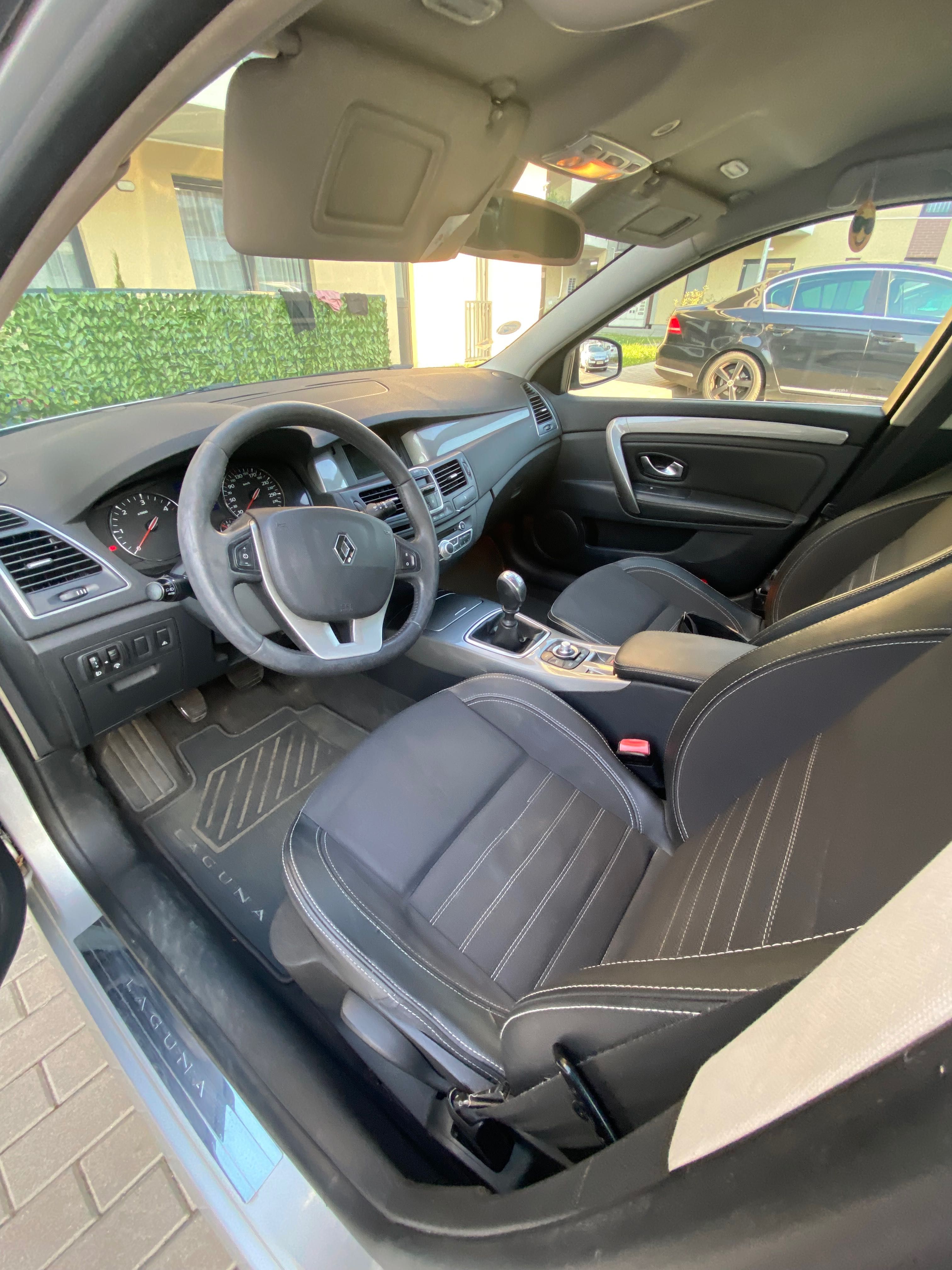Renault Laguna 3 an de facbricatie 2011