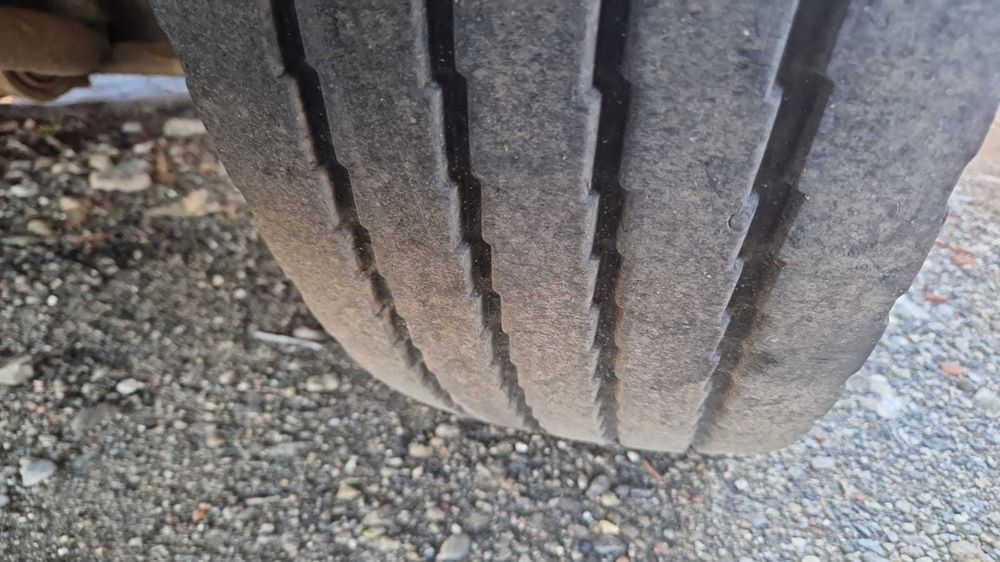 Iveco autoutilitara cu lift 18t