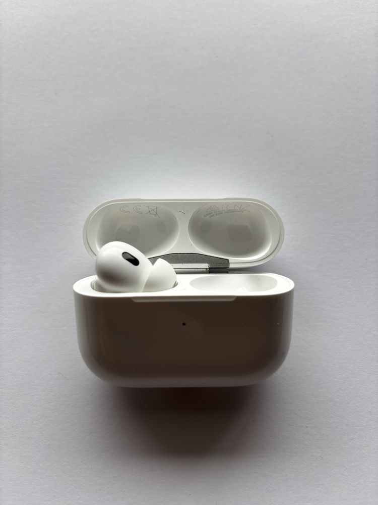 AirPods Pro 2 2023 лява в Гаранция