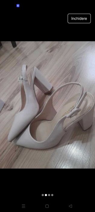 Pantofi cu toc crem