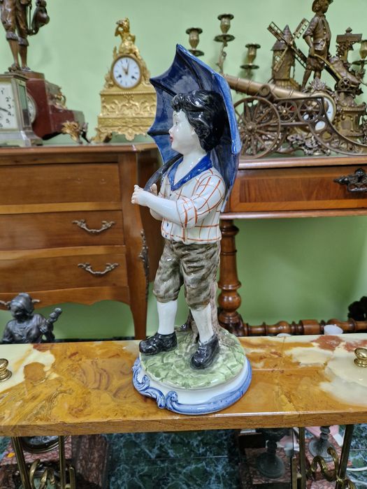 Превъзходна антикварна италианска порцеланова фигура Capodimonte