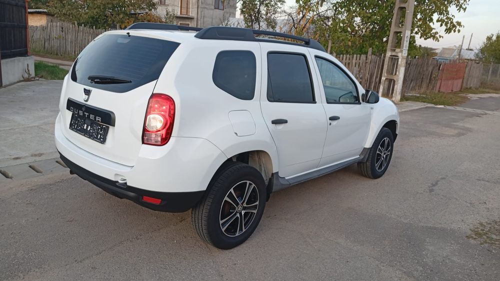 Vând Dacia Duster