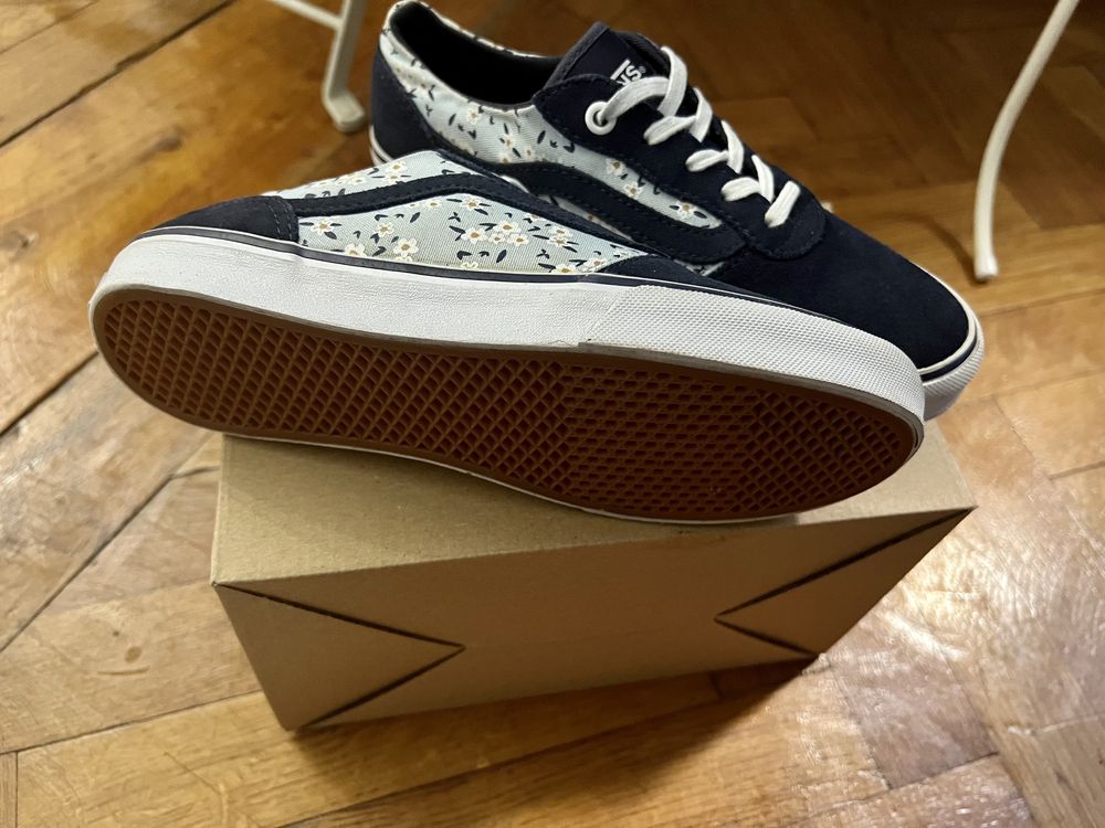 Vans old school albastri 36,5-37 cu flori tenisi adidasi