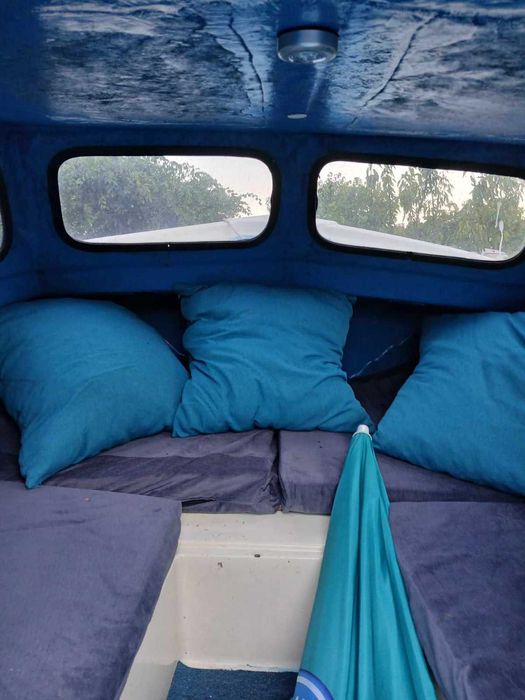 Лодка Кормуран с двигател