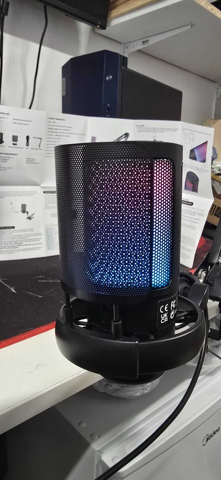 Продавам нов RGB 7-цветен LED кондензаторен микрофон