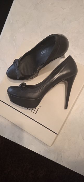 Обувки Gianni 38номер