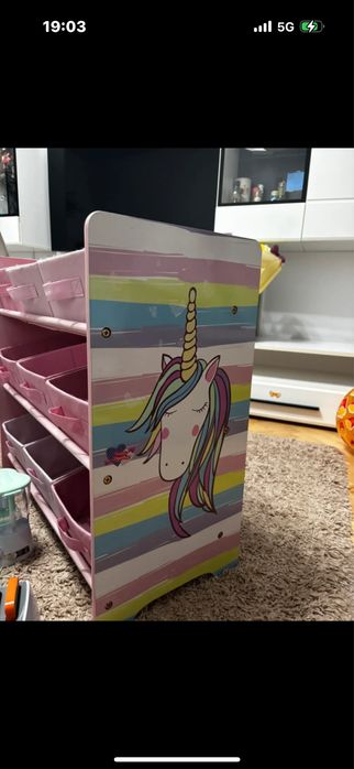 Organizator cu jucarii incluse