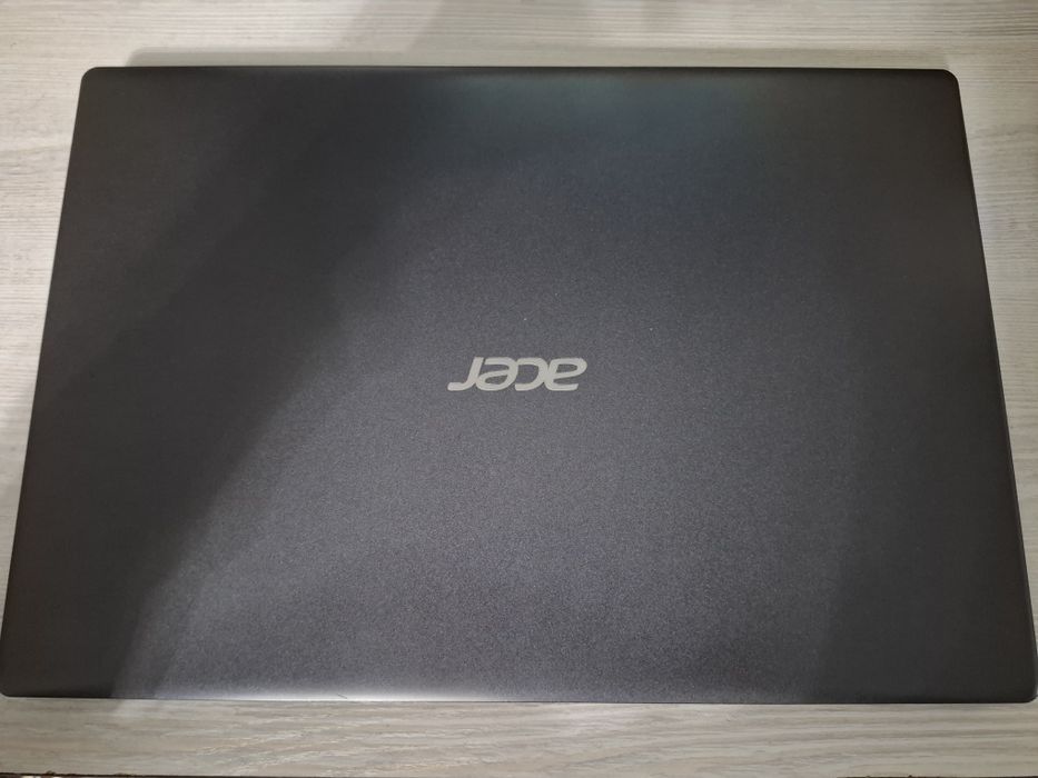 СРОЧНО ПРОДАЁТСЯ ноутбук Acer Aspire 3 core I5 8GB/1TB