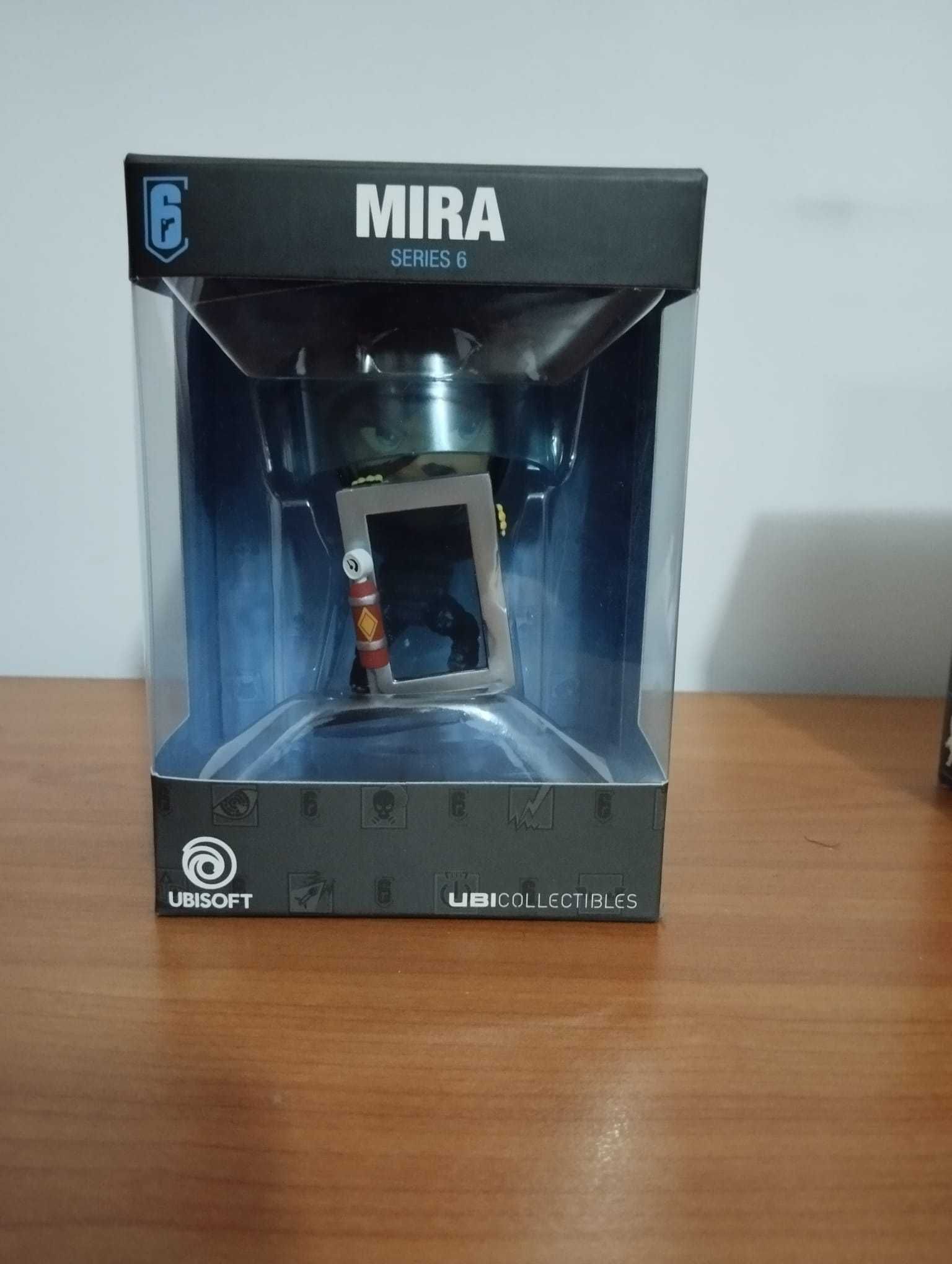 Rainbow Six Siege Figurine - Ubi Collectibles Doc / Mira / Alibi