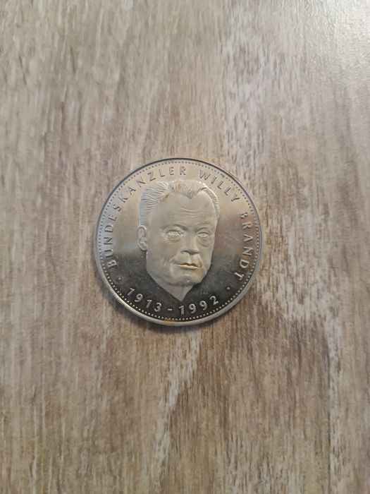 medalie comemorativă a cancelarului german Willy Brandt.