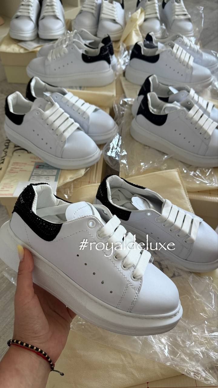 Adidasi Mcqueen Full box(cutie+sac+certificat)