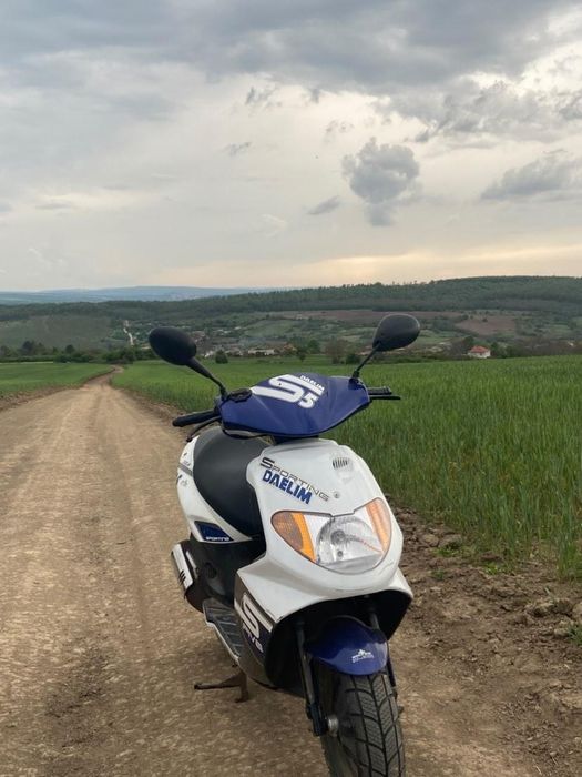 Скутер 50 кубика DAELIM