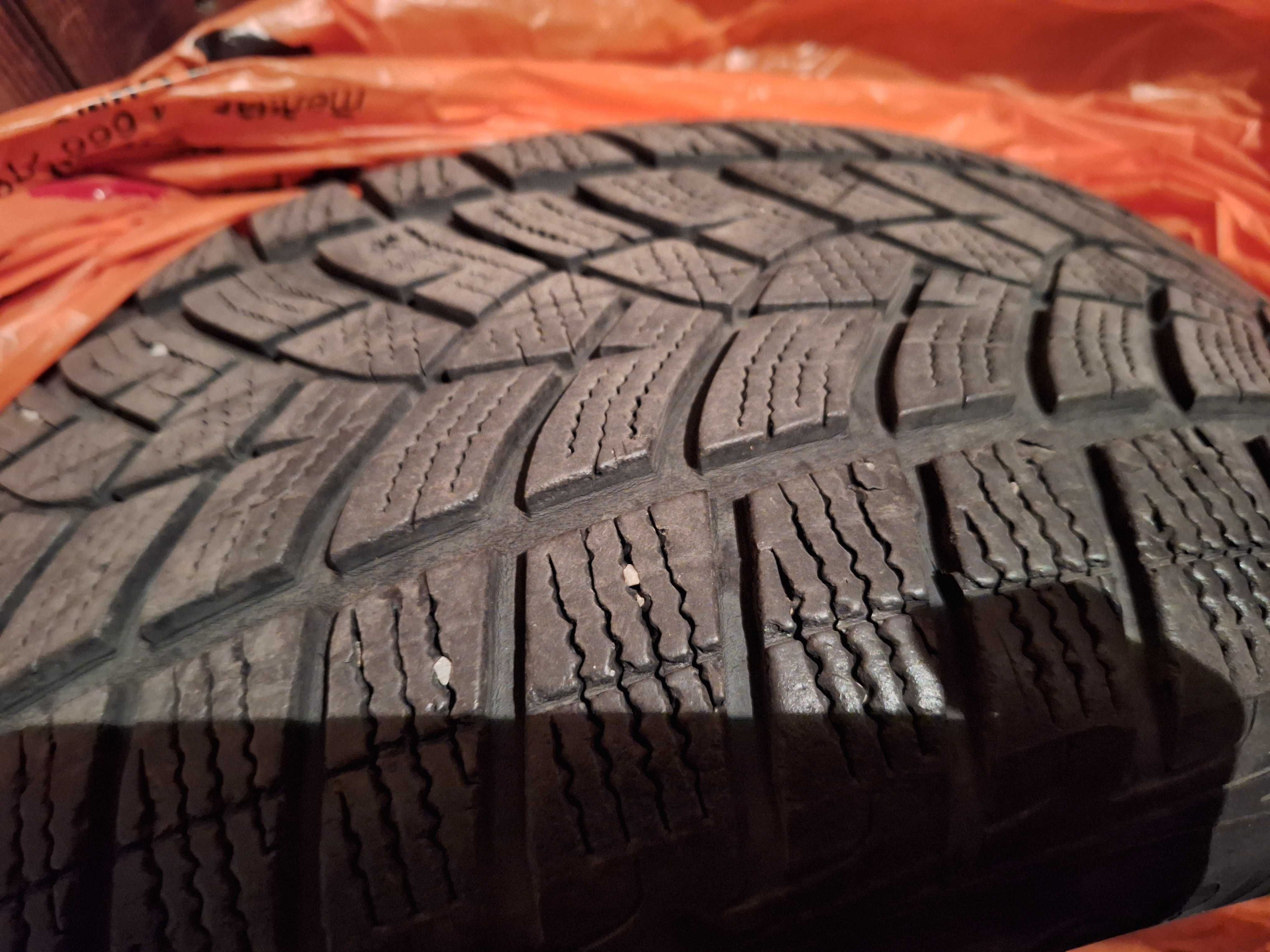 Зимни гуми 4бр. 235 55 19 Goodyear Ultra Grip Performance SUV