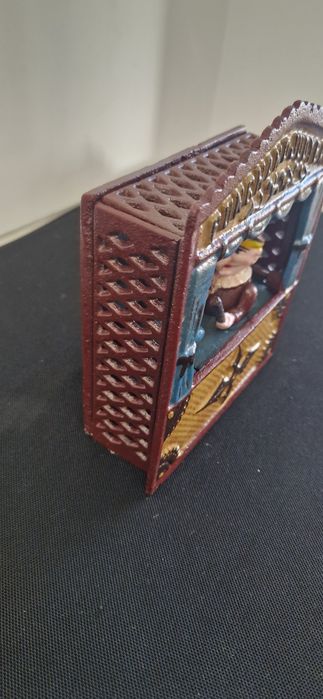 Pusculita veche fonta de colectie