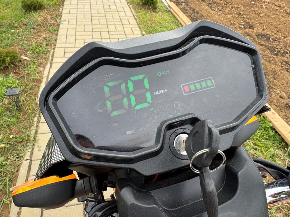 tricicleta electrica noua,0 km