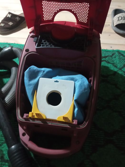 Продам пылесосы разные