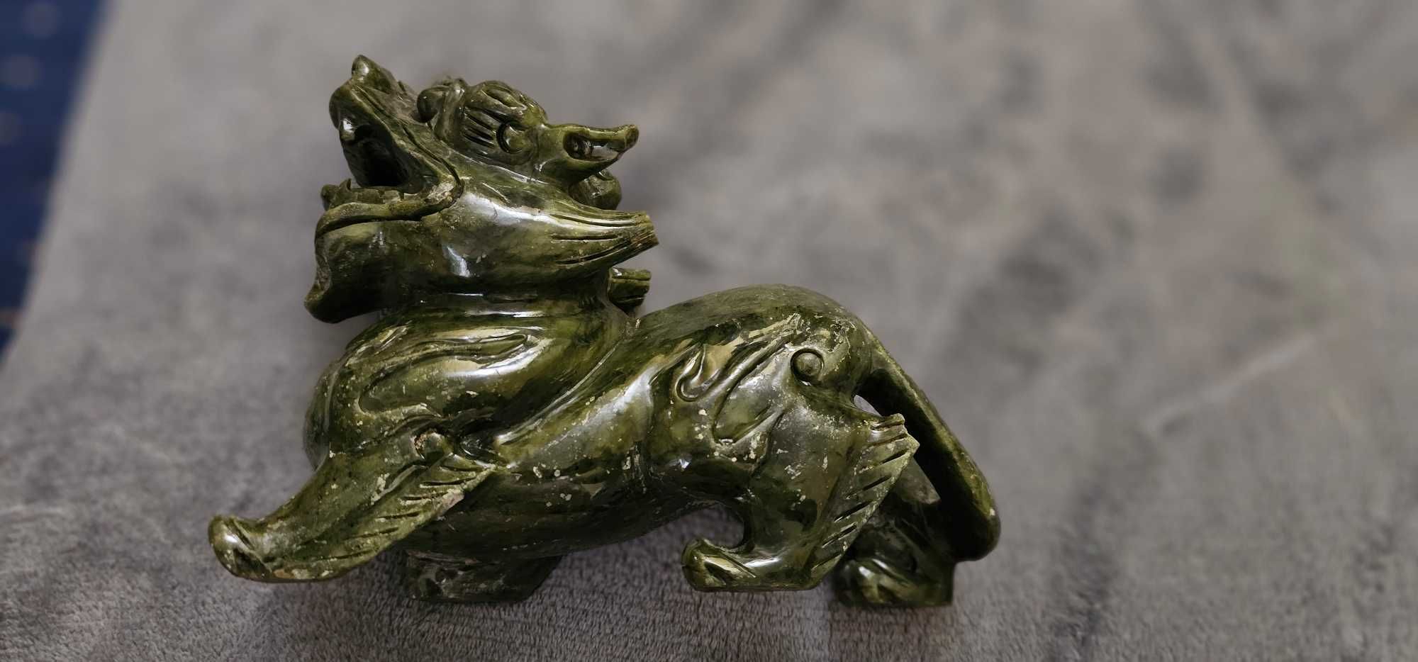 figurina dragon din jad