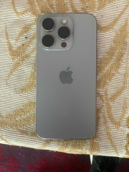 Iphone 15 pro 128 gb 88 capavitatea 3500 lei acept schimb si cu masini