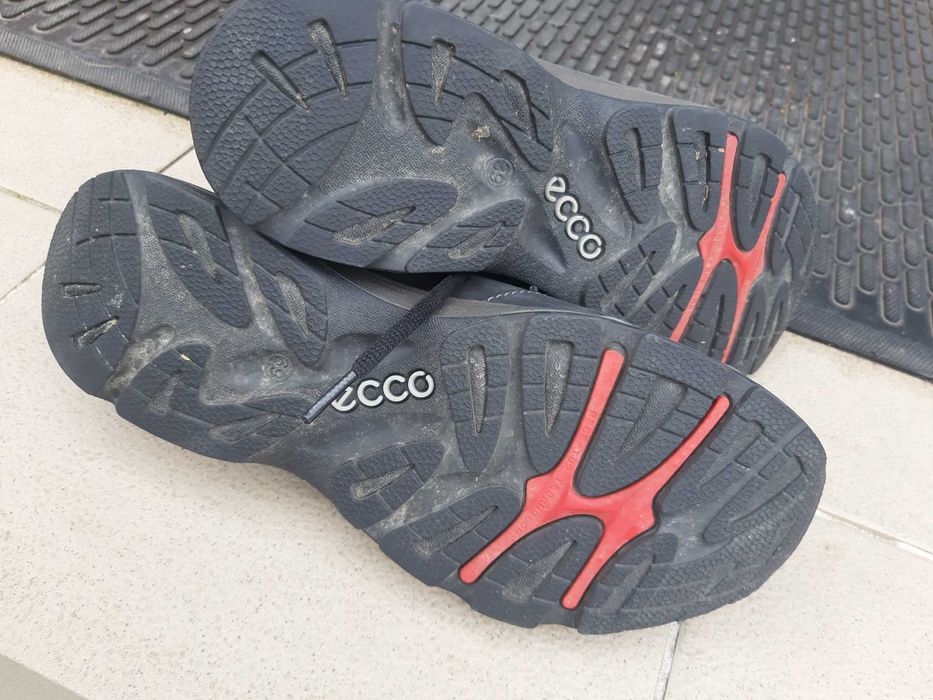 Pantofi ECCO de piele nubuck, marimea 39