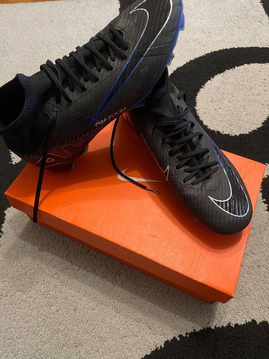 Момчешки бутонки на Найк