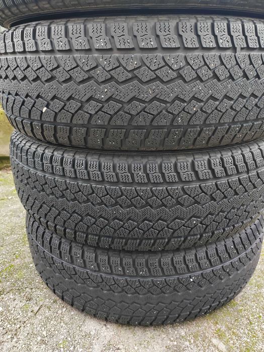 215/70/16 4бр.Yokohama Зимни гуми