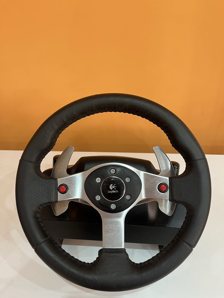 Перфектен logitech g25