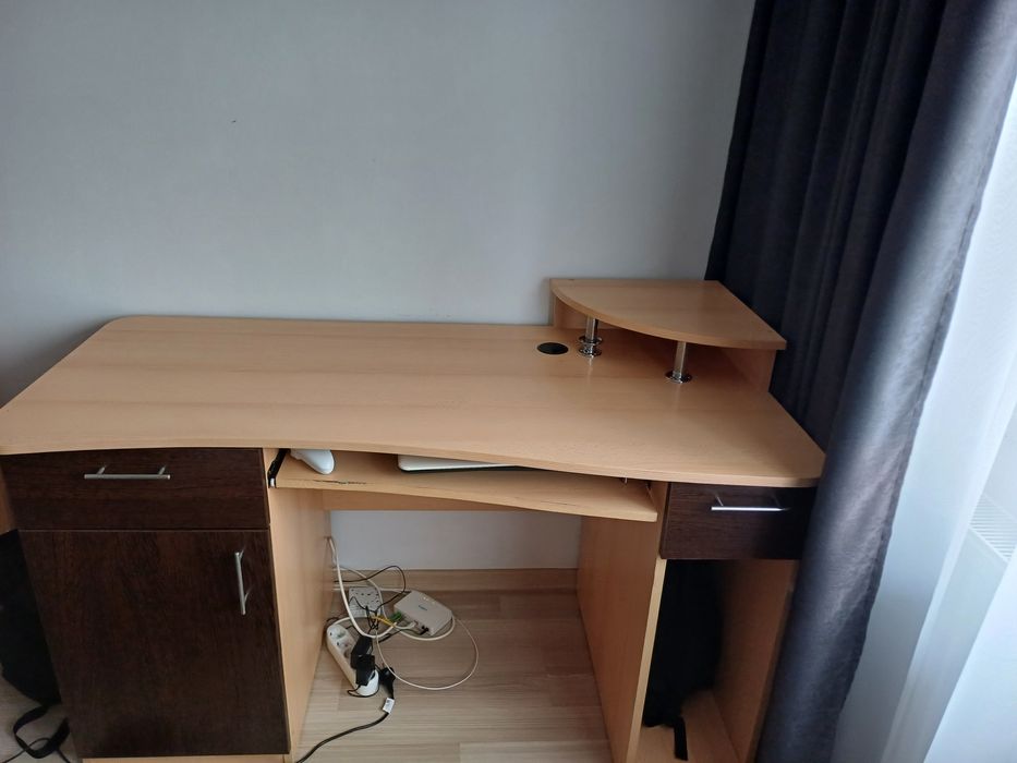 Birou din MDF alb-negru