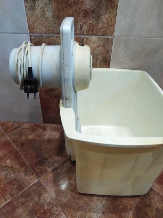 Пералня Диана 2 два мотора работещи