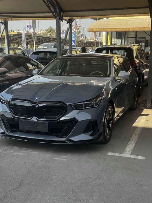 Bmw i5 35 L nalichie