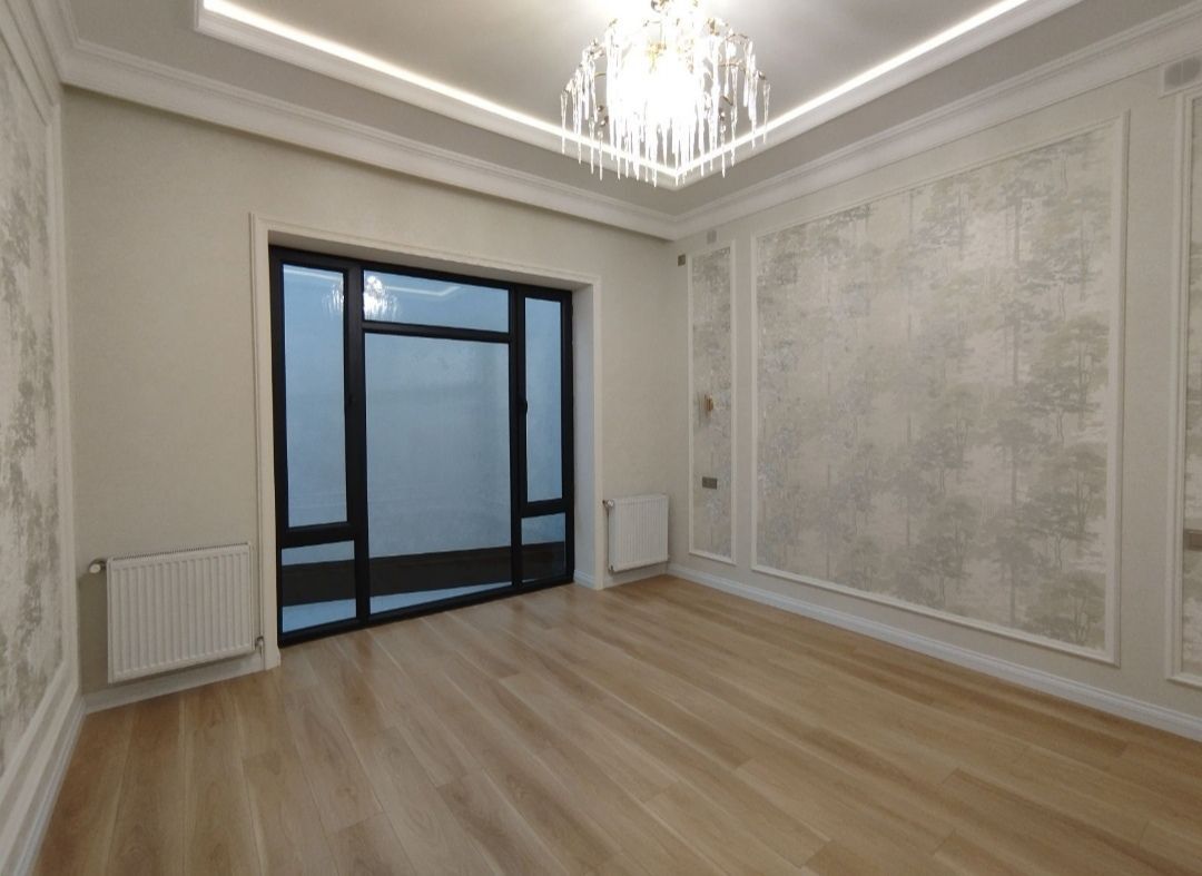 Yunsobod shaxar tarab 200 metr kiriladi 2 sotu 6 xona xoll srochniy