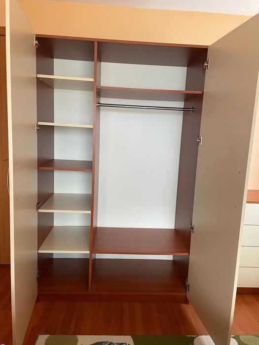 Гардероб и скринове